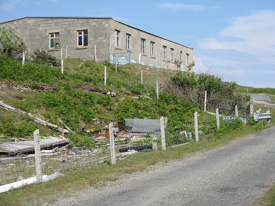 File:Building at Braemore - geograph.org.uk - 5042176.jpg