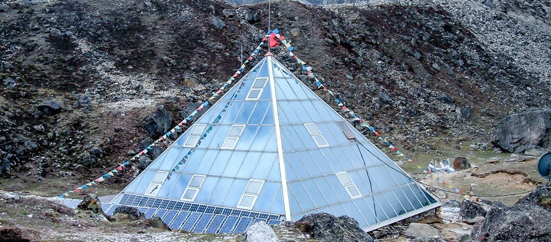 Everest Pyramid: A Beacon of High-Altitude Science 1 Everest Pyramid