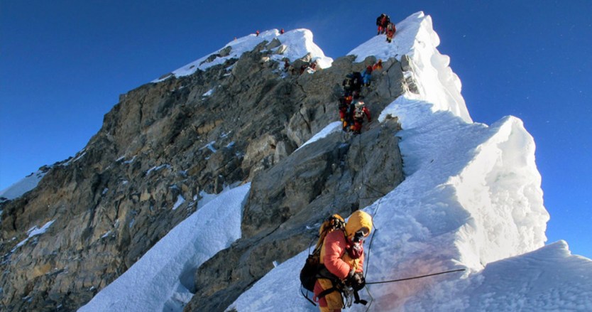 Tours in Nepal: A Tourist's Guide 5 Snowstorm on Mount Everest