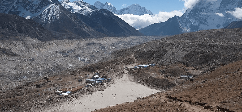 Gorakshep Village: A Himalayan Haven 1 Gorakshep Village